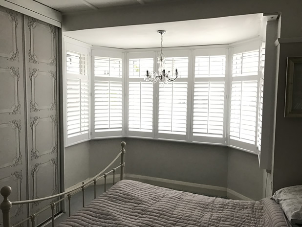 Australia White High Quality Elegant Wood Window Plantation Shutters