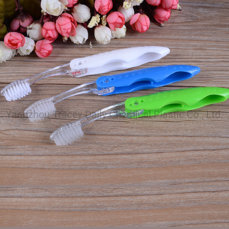 Portable Toothbrushes Are Suitable for Use in Hotels and on Trips.