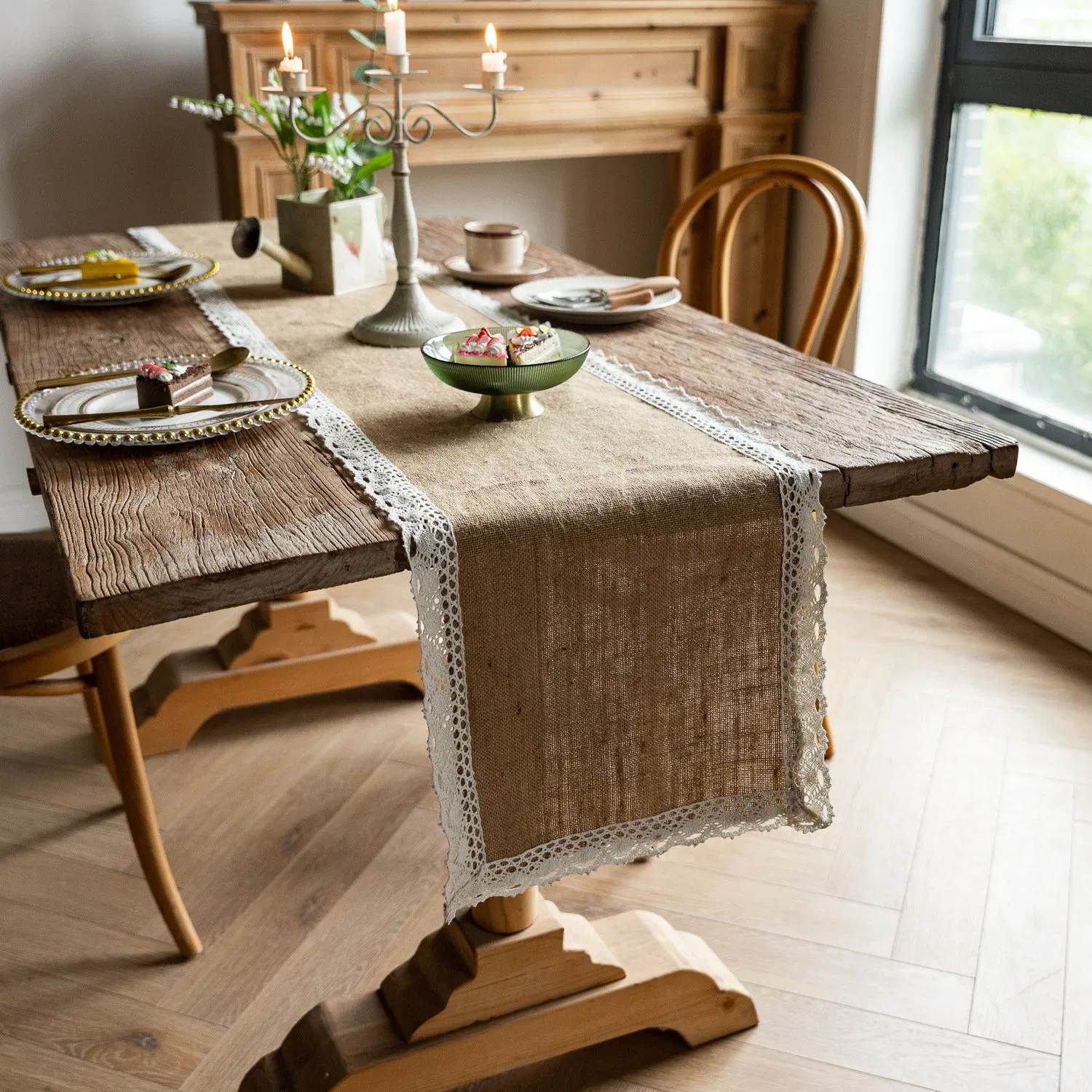 Xinlan Jute Table Runner Woven Lace Fringe Long Tablecloth for Wedding Party Decor Boho Style Dining Table Cover