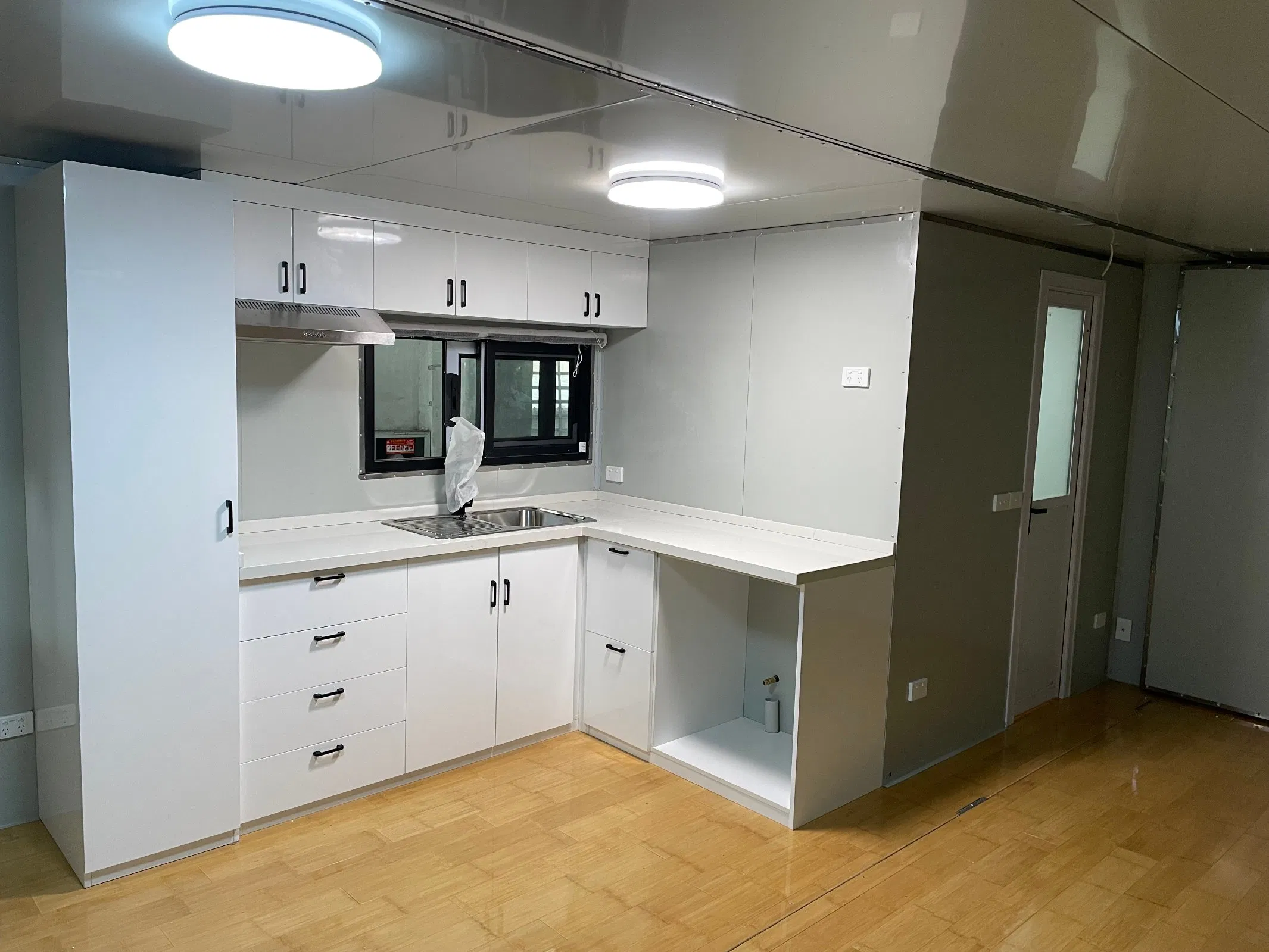 Luxury Baked Kitchen System Mobile Street Food Trailer House