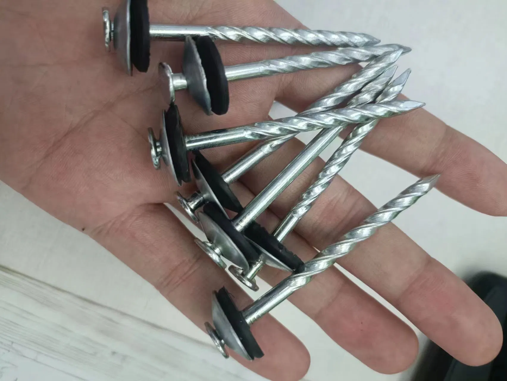 Bwg8*2" Umbrella Head Roofing Nail