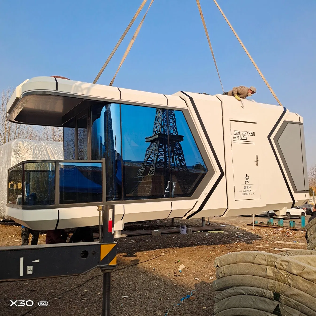 Luban Luxury Tiny Apple Cabin Beach Mobile Modular Space Capsule House Prefabricated Homes for Australia