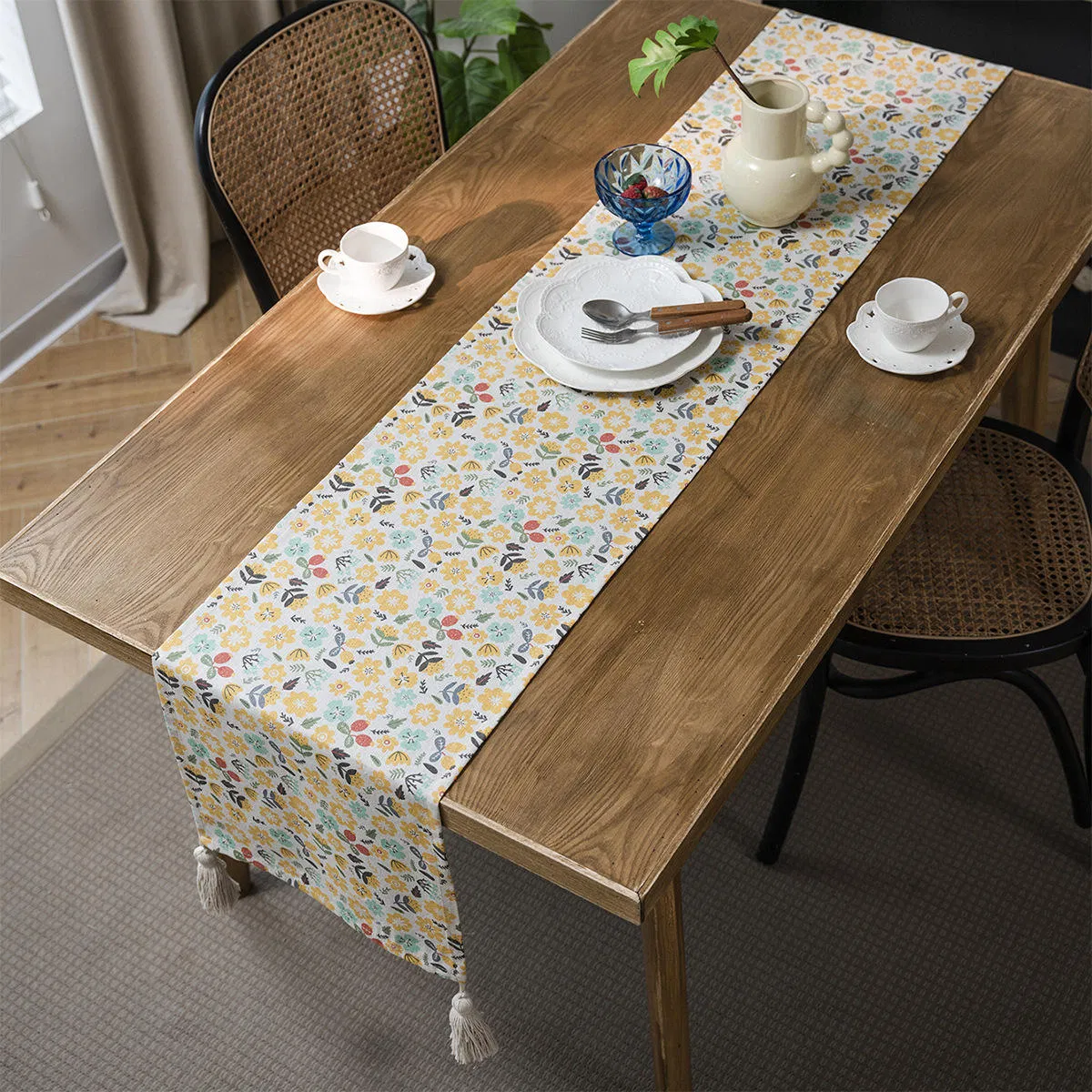 Flower Plants Painting Pattern with Tassel Table Runner for Daily Use Kitchen Dining Banquet Holiday