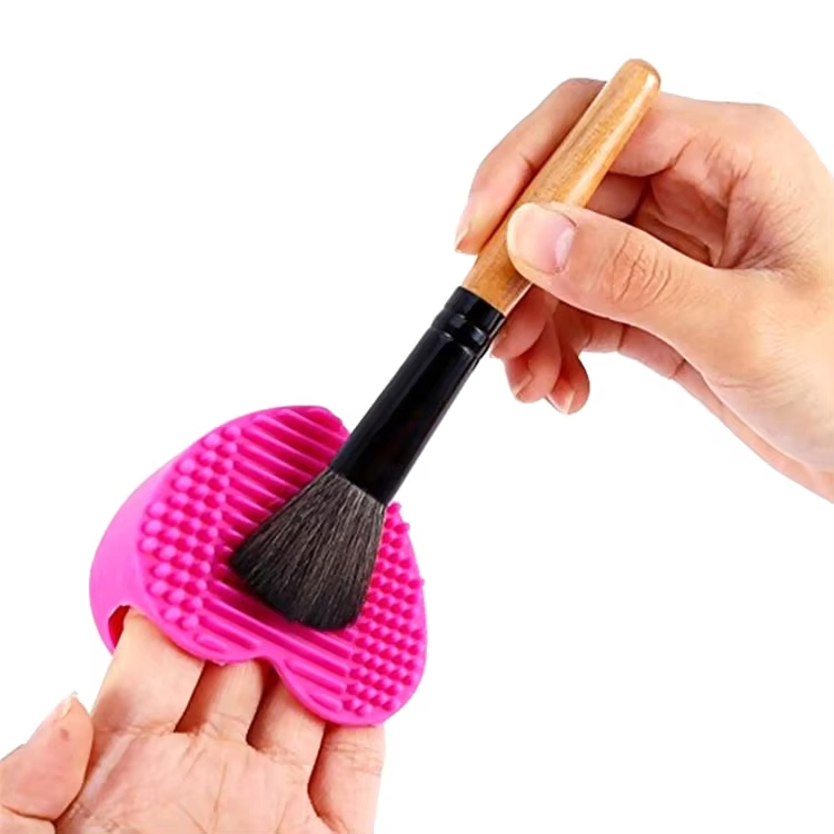 2024 New Sales Heart Shape Portable Makeup Brush Cleaner Mat 3 in 1 Silicone Makeup Tools for Home Travel Makeup Cleaning