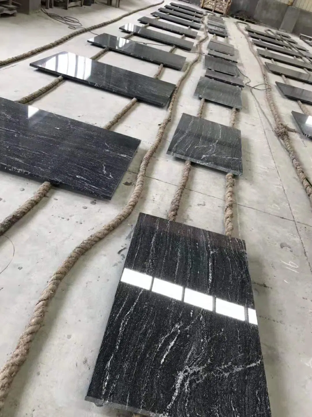 Столешницы и раковины из черного мрамора