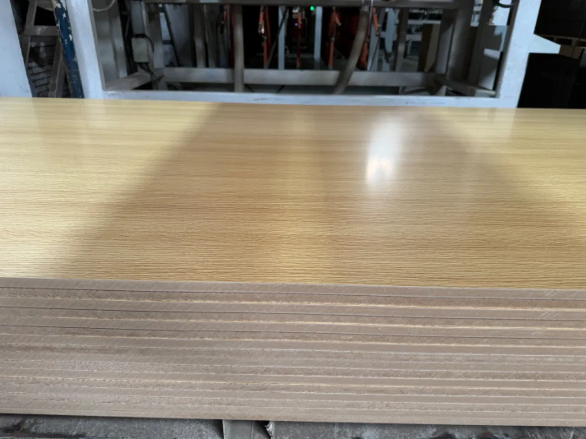 15mm MDF Wood Faced Oak Melamine Plywood Fiberboard for Furniture Decorative and Cabinets Wardrobe
