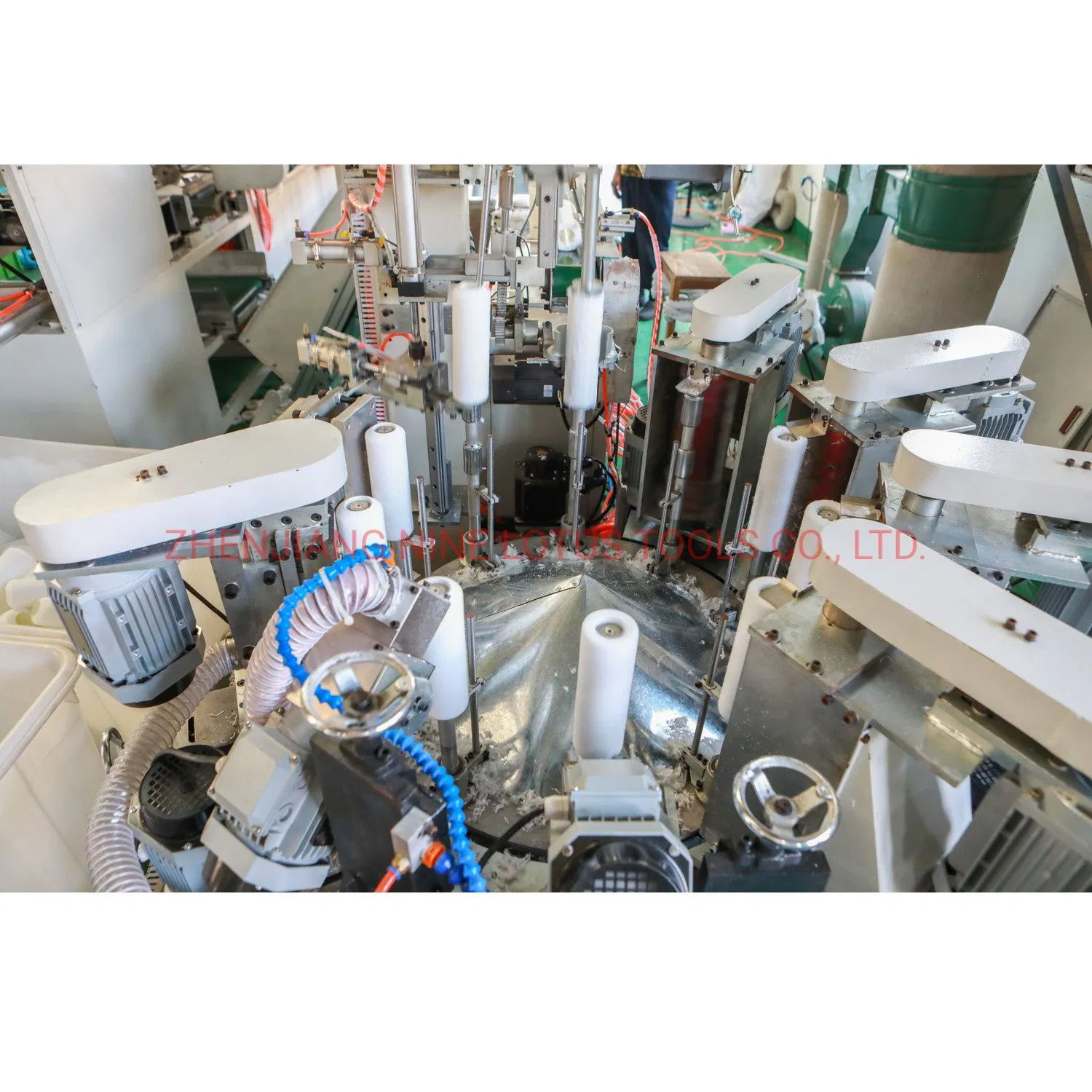 Полиамидный малярный валик разноцветный