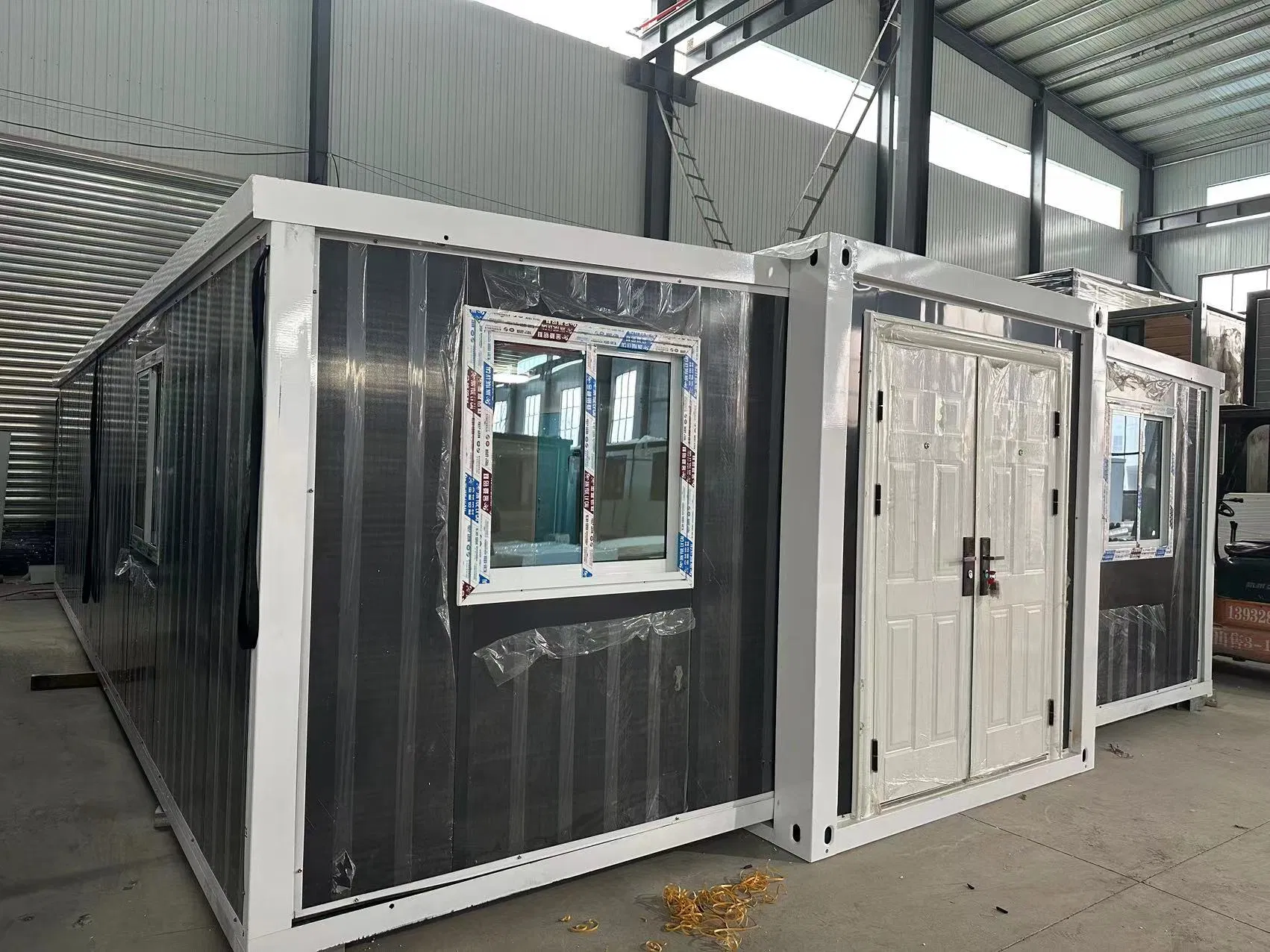 EPS/ PUR /Rockwool Customized Plastic Film Packaging Tiny House Expandable Office