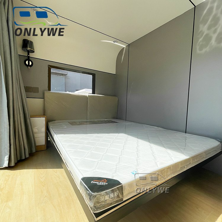 Onlywe Low Cost Portable Toilet Prefabricated 20-Foot Living Container House Movable Office Small House