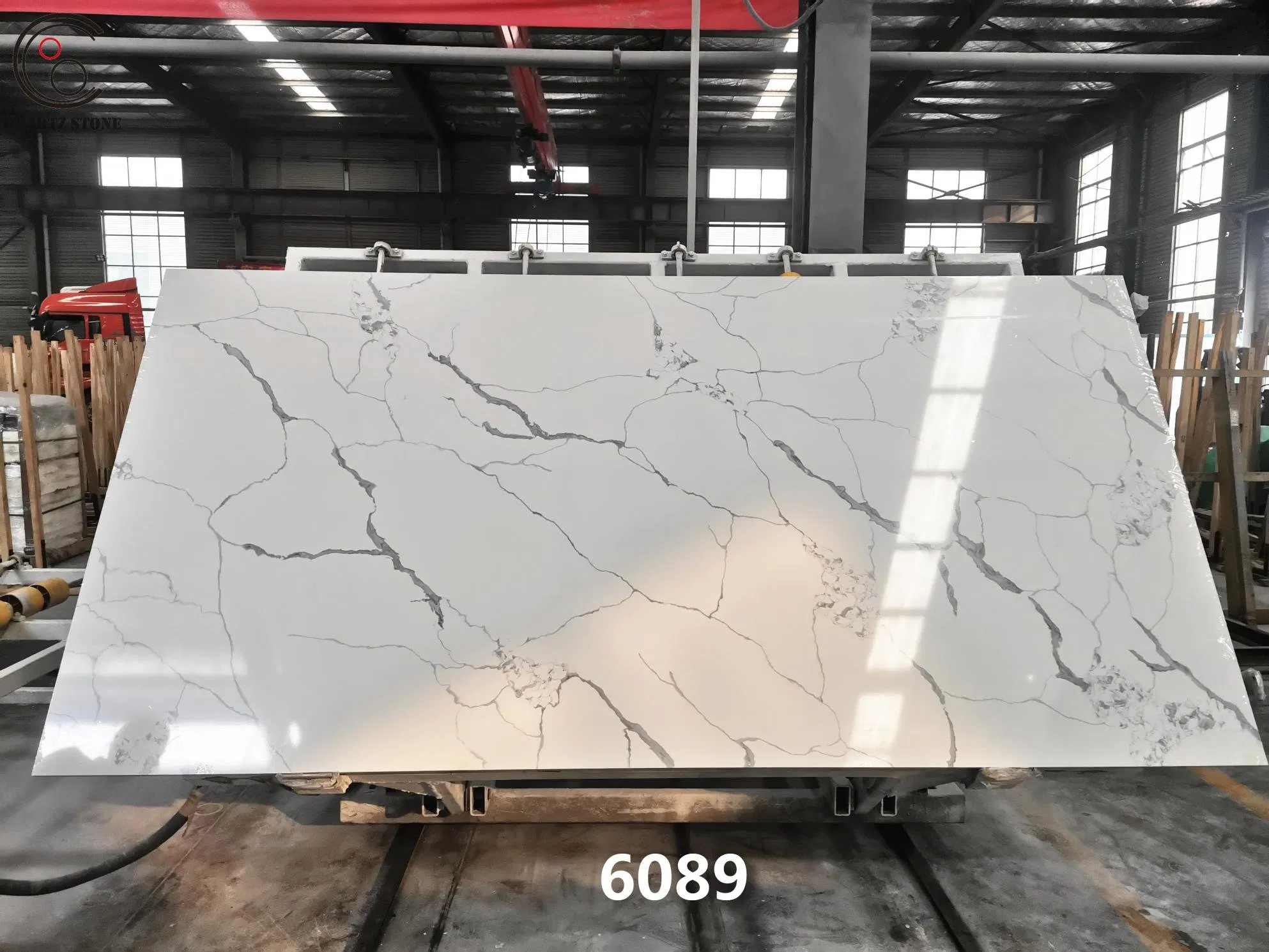 White Calacatta Quartz Stone Slab Used for Home Countertops