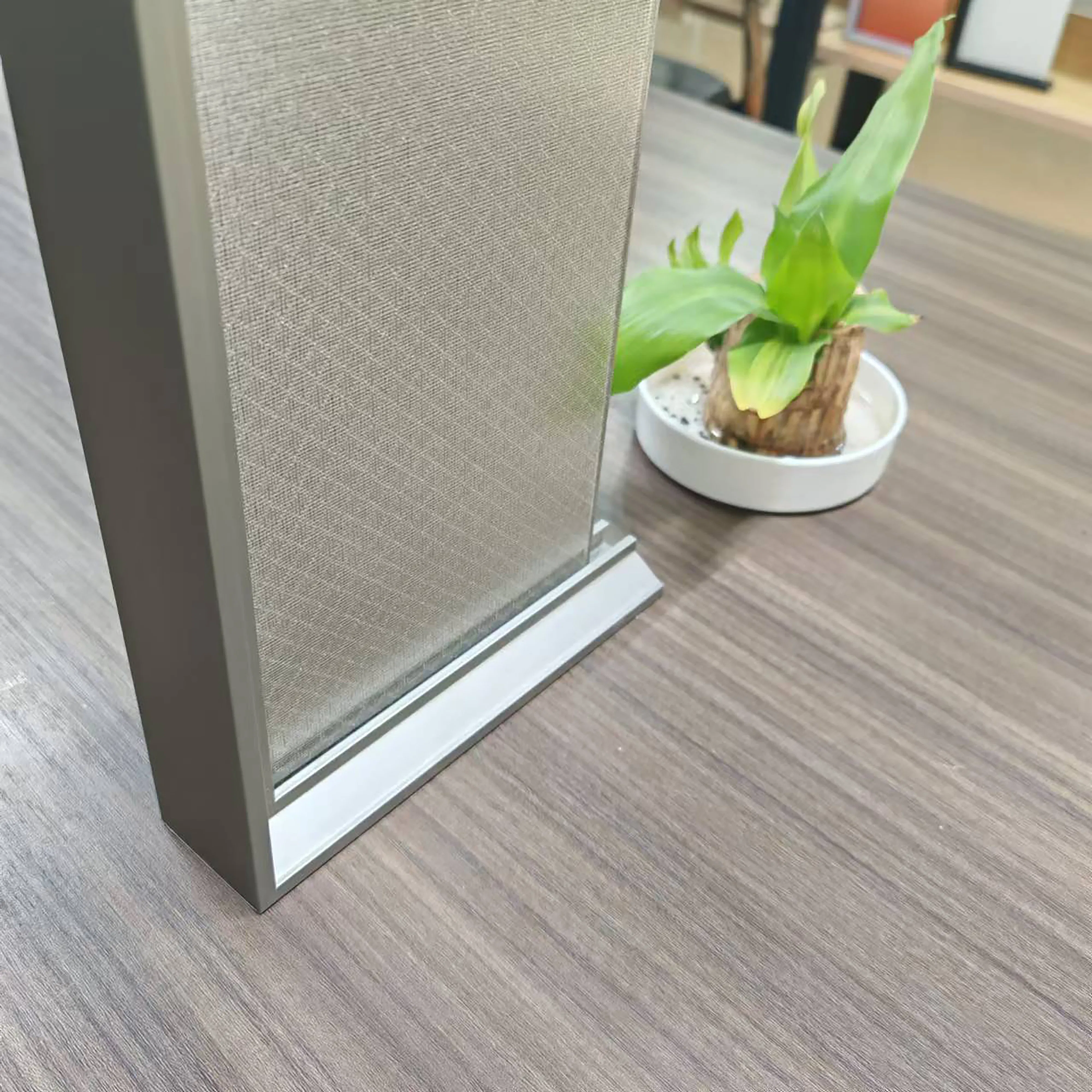 Elegant Glass Panels for a Chic and Stylish Home Aesthetic