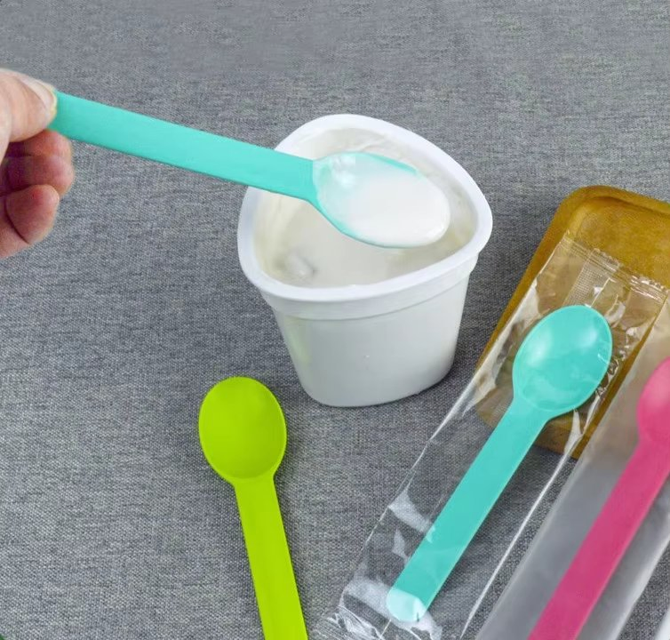 Ложка для мороженого с эффектом смены цвета