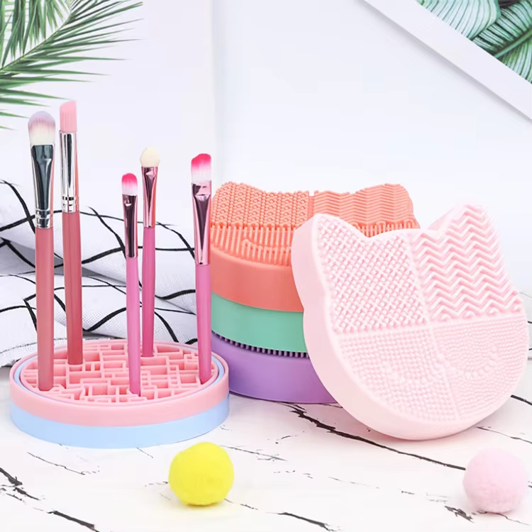 2022 2 in 1 Soft Makeup Brush Cleaner Mat Portable Instant Mini Silicone Make up Brush Cleaner and Dryer
