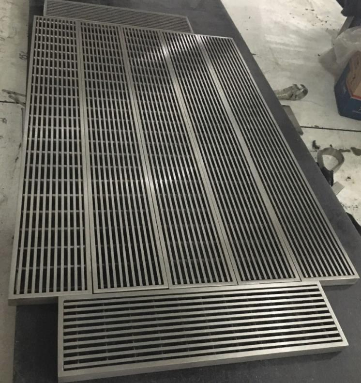 Durable Outdoor Galvanized Metal Grating for Heavy Duty Use