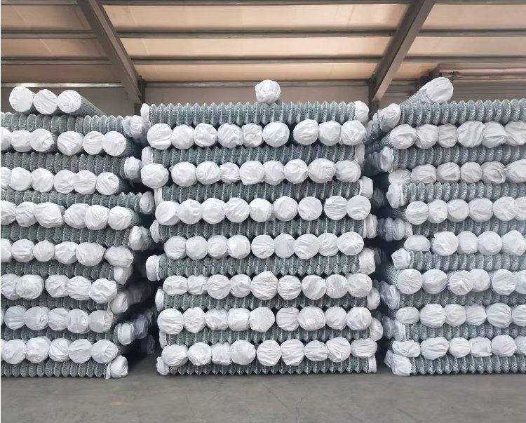 China Factory HDG 50X50mm Chain Link Mesh /Diamond Wire Mesh/Cyclone Fence.