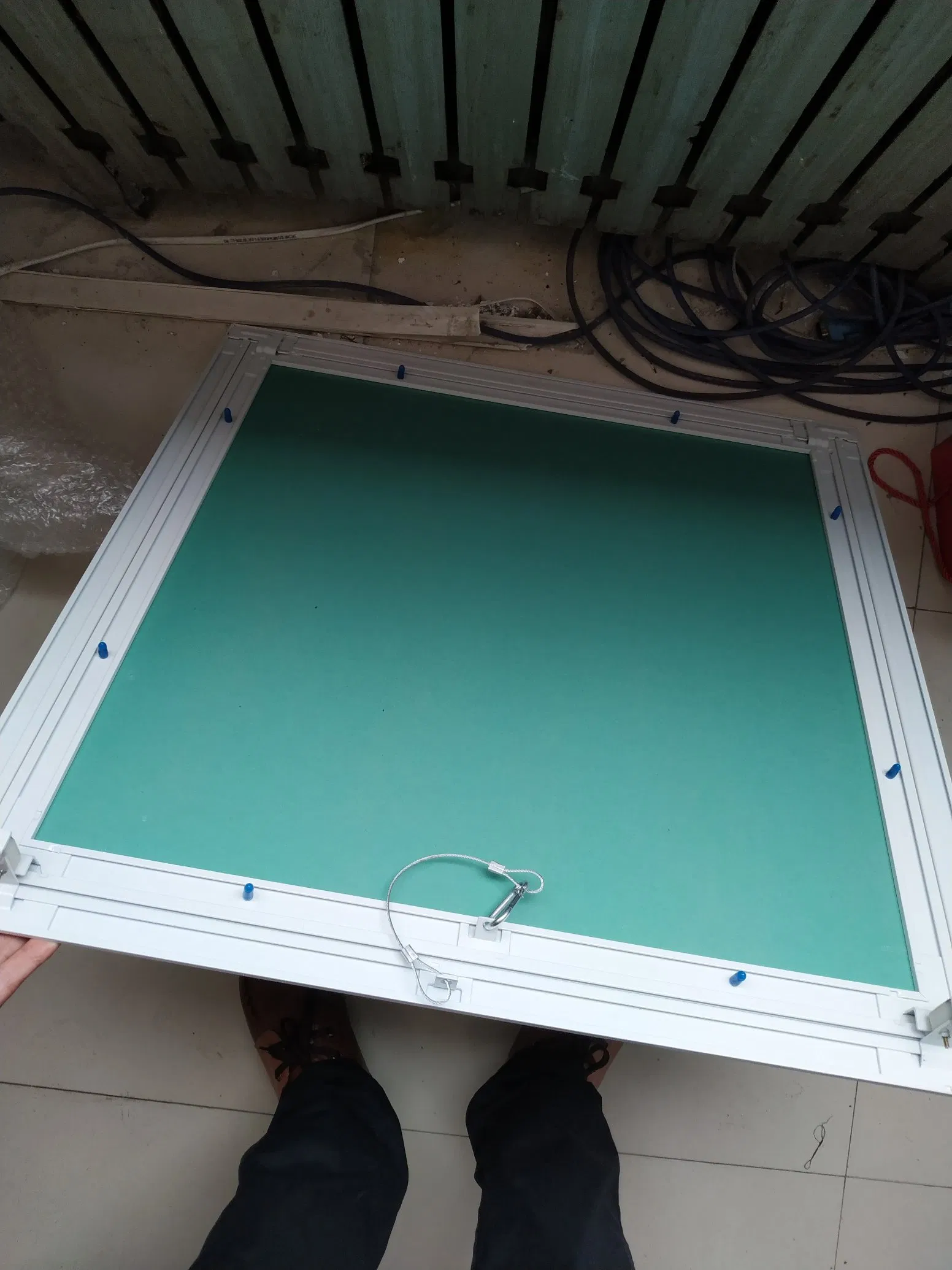 China Hinged Type Hidden Ceiling Aluminium Frame Gypsum Board Drywall Access Panel