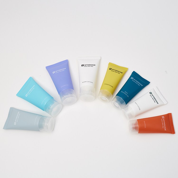 Wholesale 30ml Hotel Accessories Amenities Set Small Shower Gel Shampoo and Conditioner for Hotels SPA Bathroom