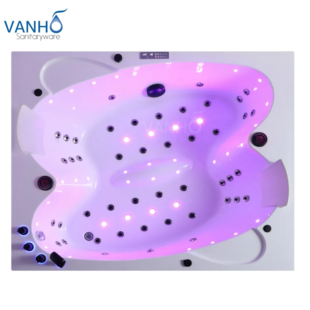 Угловая ванна с гидромассажем и панелью управления