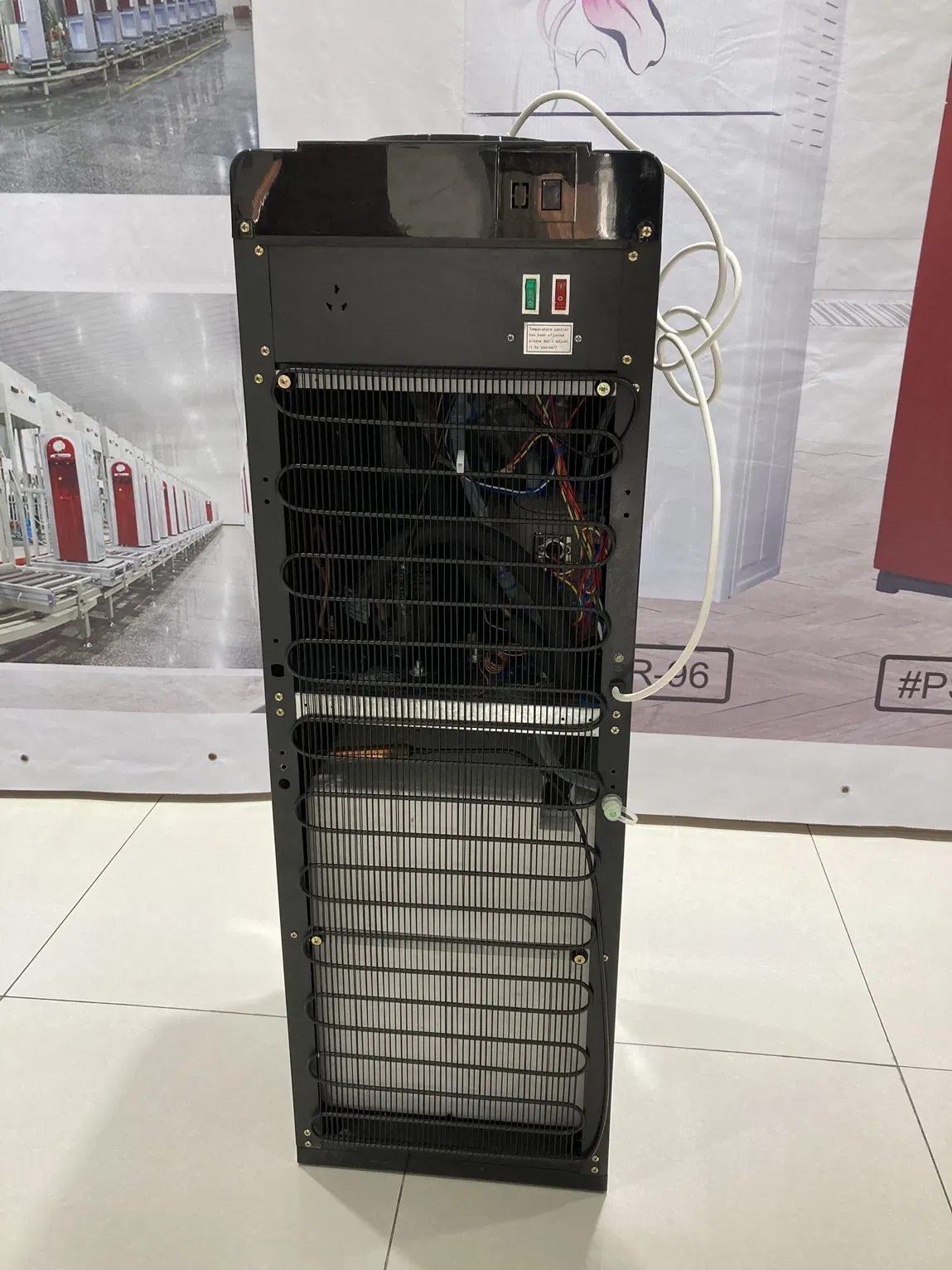 Напольный кулер с компрессором для горячей и холодной воды