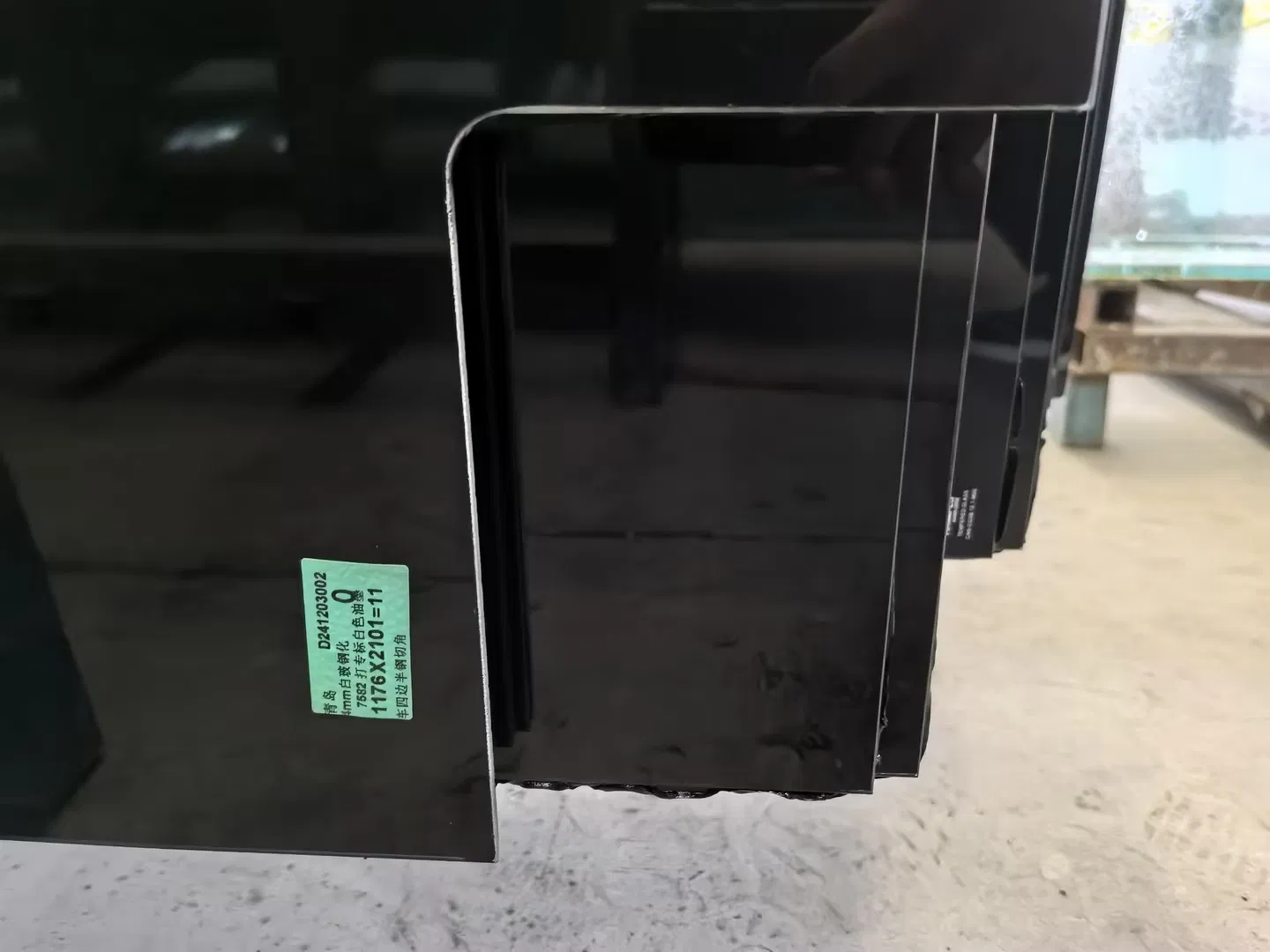Supply 4mm+1.14 Black PVB Film+4mm Irregular Tempered Laminated Glass for Building Curtain Walls
