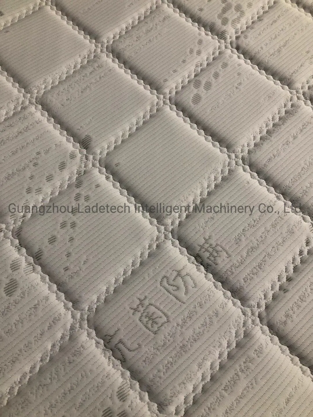 LDT-QTF09 Mattress Knitted Topper Quilted Fabric With Multineedle Or Single Needle Pattern