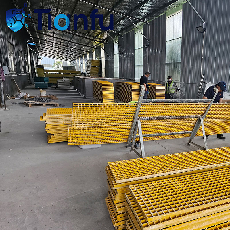 Customized FRP Grating Panel Supplier From China Lightweight Strong Mesh Flooring for Wastewater Treatment Plant Platform Cover