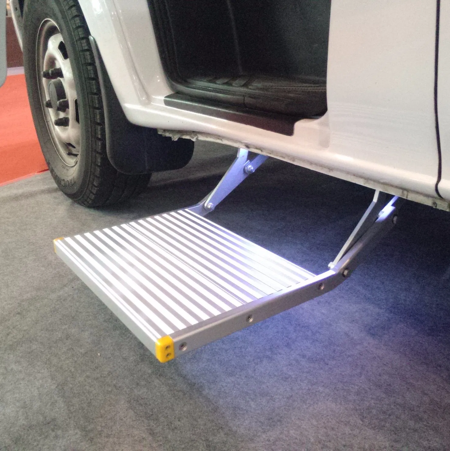 Electric Sliding Ladder for Van and Caravan CE Certificate Loading 200kg