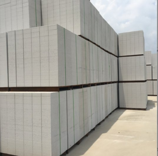 Building Materials Solid Block Lightweight AAC Wall Block for Courtyard