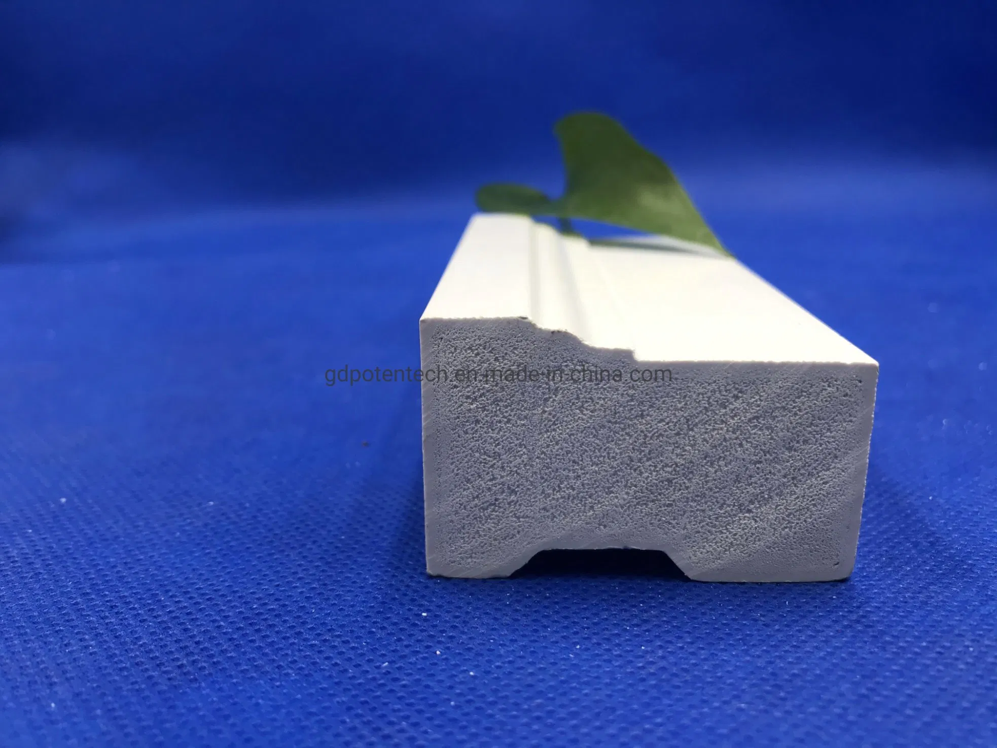 Waterproof PVC Material Interior Exterior Home Decorative Glossy Trim Moulding