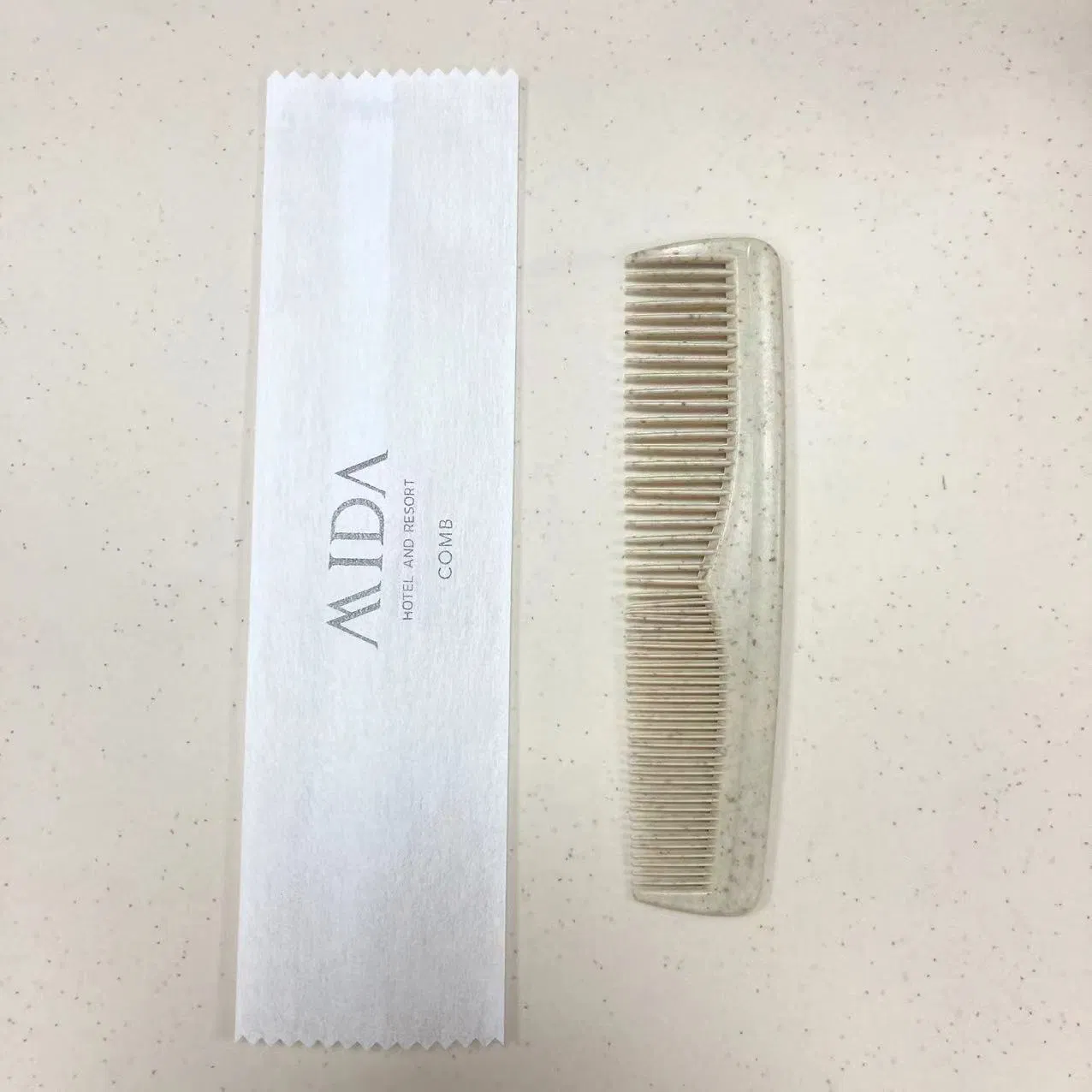 Eco-Friendly Hotel Amenities Kit Disposable Toothpaste Set in Portable Pet Wheat Straw and Plastic Hotel Toiletries