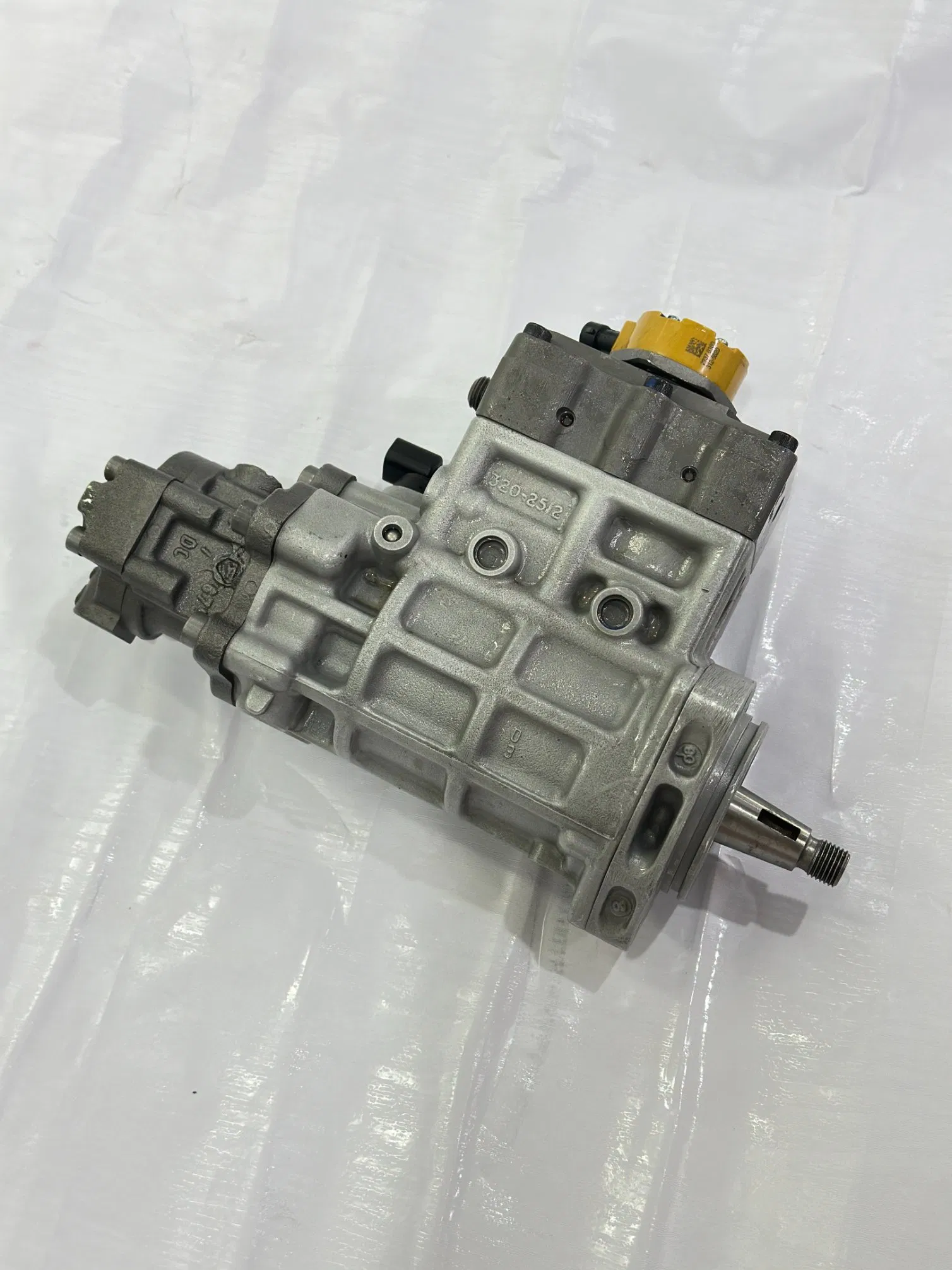 Топливный насос высокого давления Cat C6.4 для экскаватора 320D