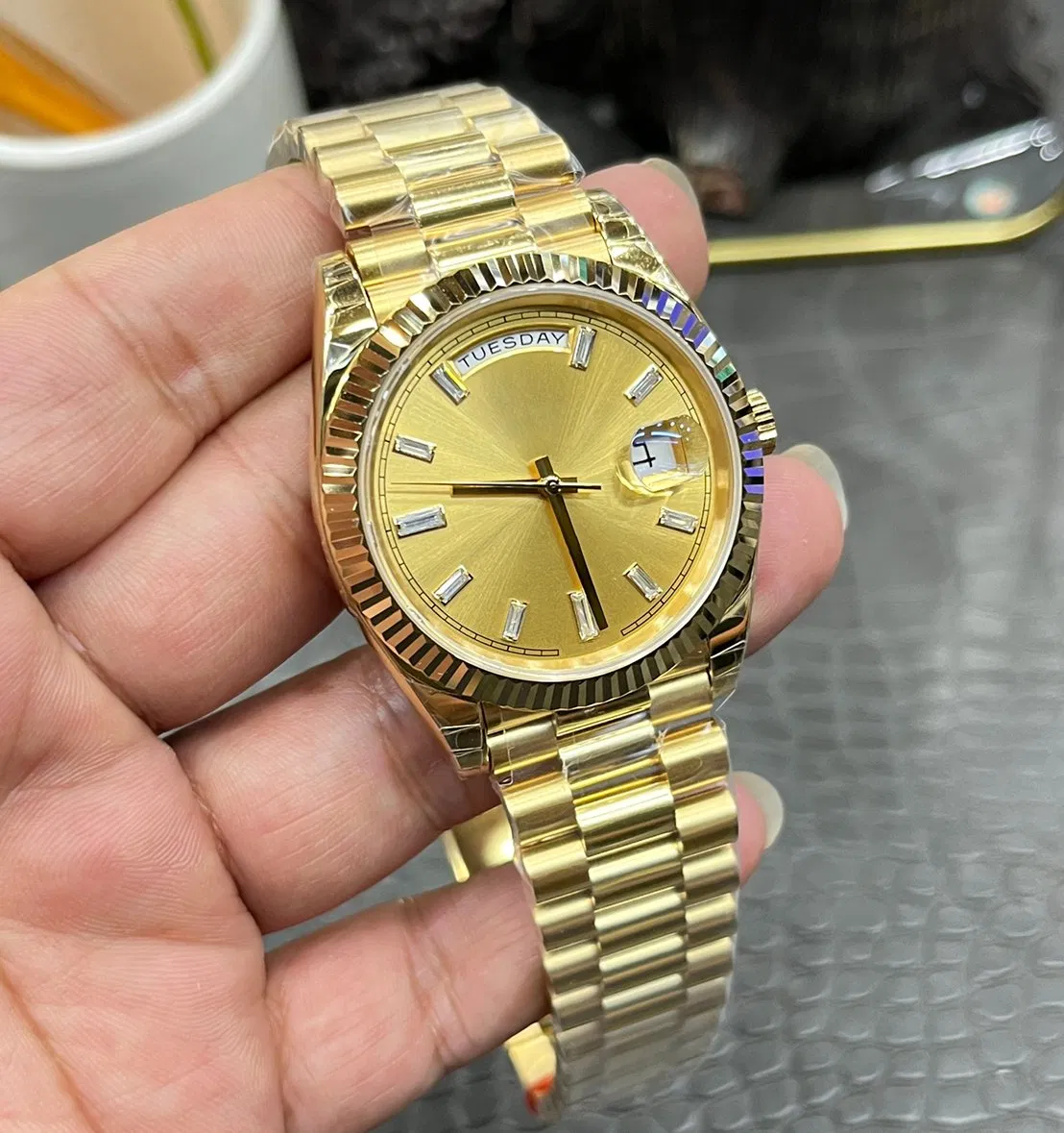 Top Men's Customized 18K Gold Watch Designer Calendar Display Watch Customized Logo Watch