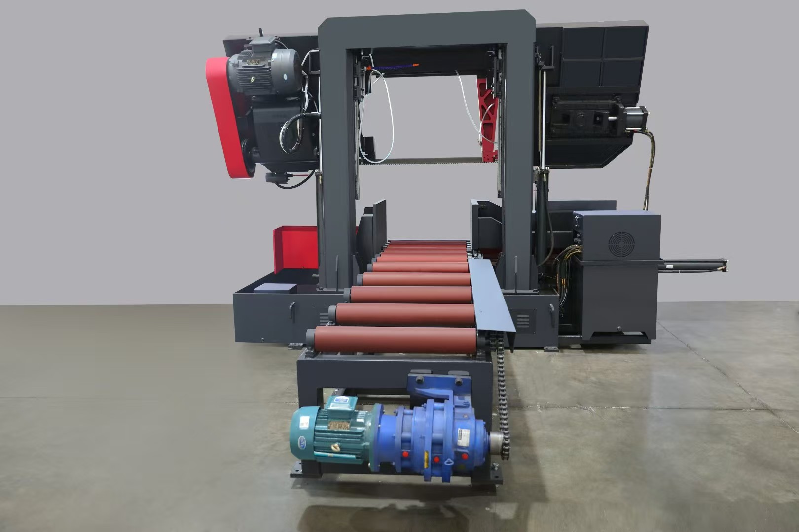 Ленточная пила по металлу ЧПУ для твердых металлов