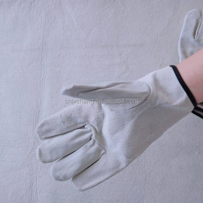 Premium Heat Resistant BBQ Mitts for Outdoor Cooking