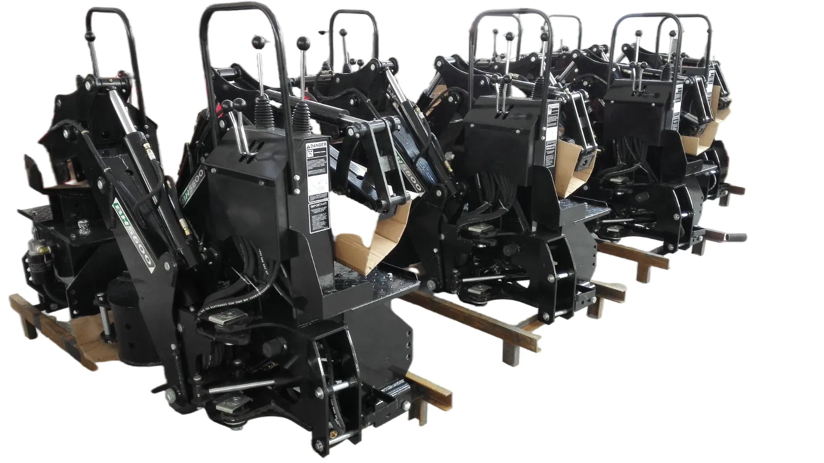 Мини-экскаватор-погрузчик компактный прицепной