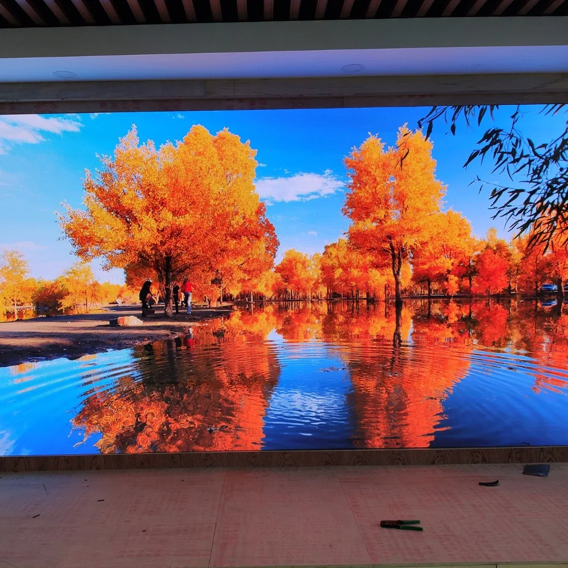 pH1.67 P1.67 Indoor SMD1212 Full Color LED Display Screen Video Wall LED TV