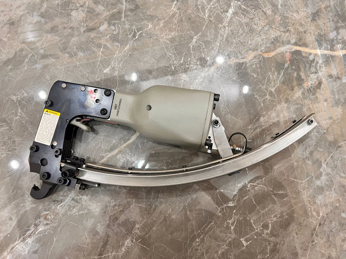 Пневматический заклепочник M87 для клипс и хомутов