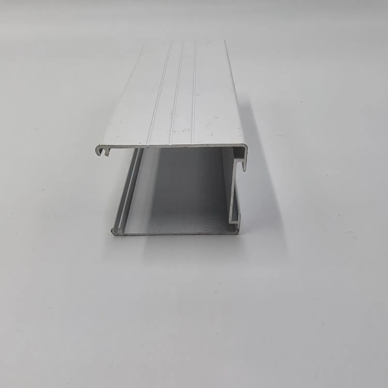 Sleek Modern Aluminum Curtain Track for Stylish Homes
