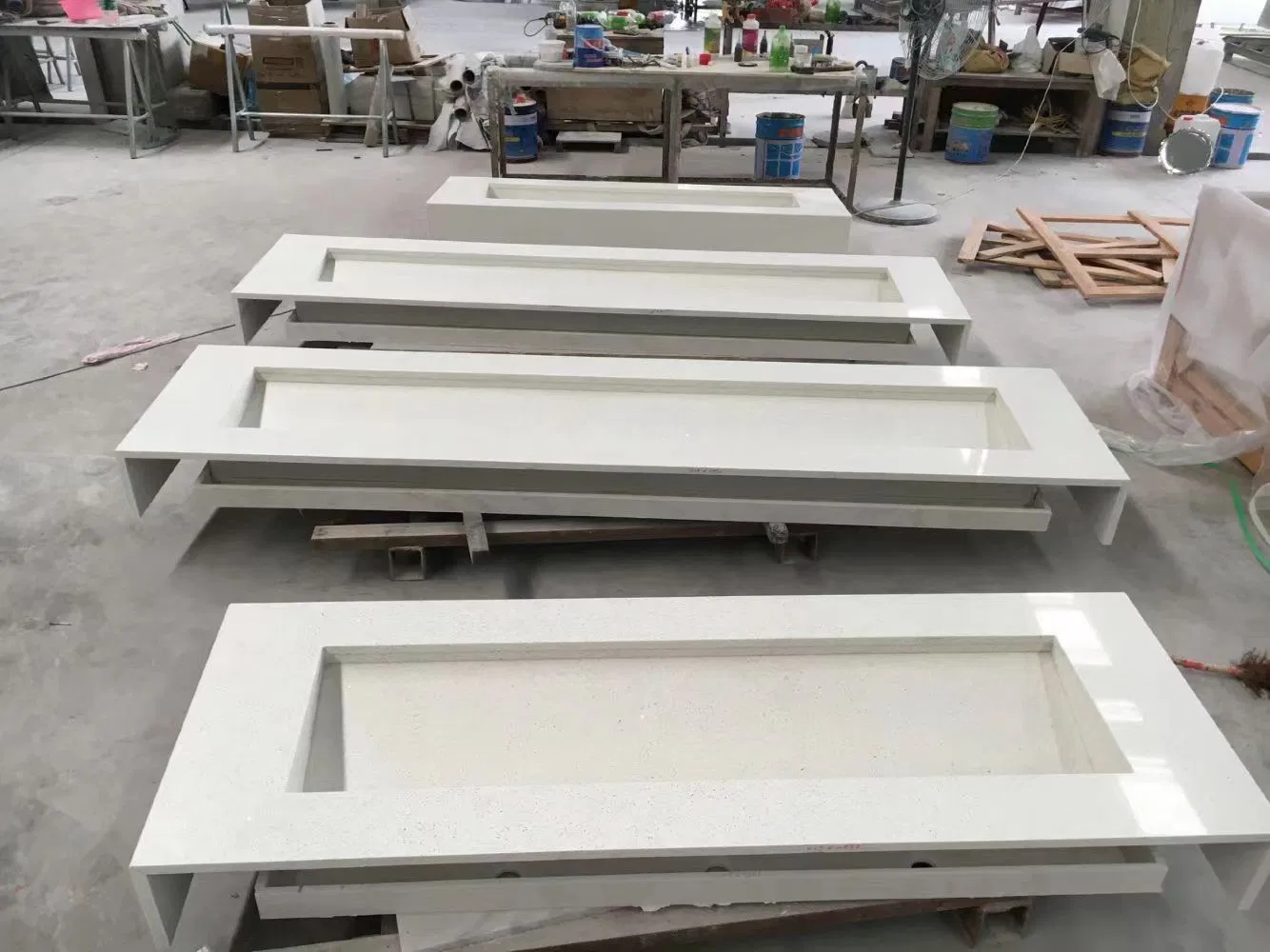 Customized Artificial Marble Calacatta White Quartz Slab Apartment Kitchen Countertop