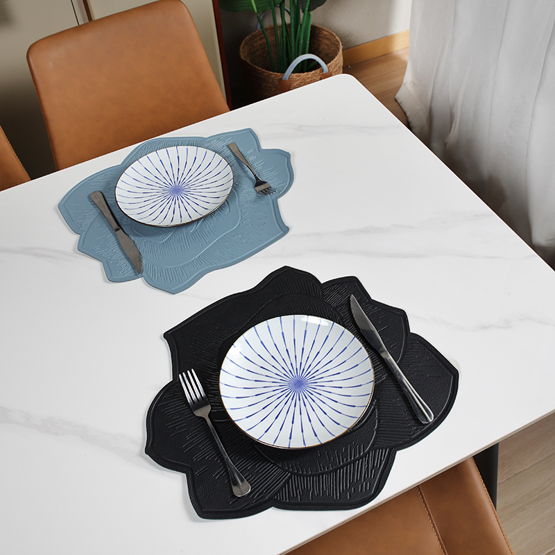 Luxury PVC Kitchen Table Mat Washable Waterproof Leather Placemat Classic Style for Table Decoration
