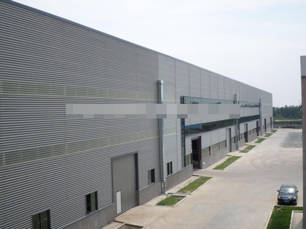 Construction Pre-Engineered Prefabricated Customized Steel Structure Building Workshop with Parapet Wall