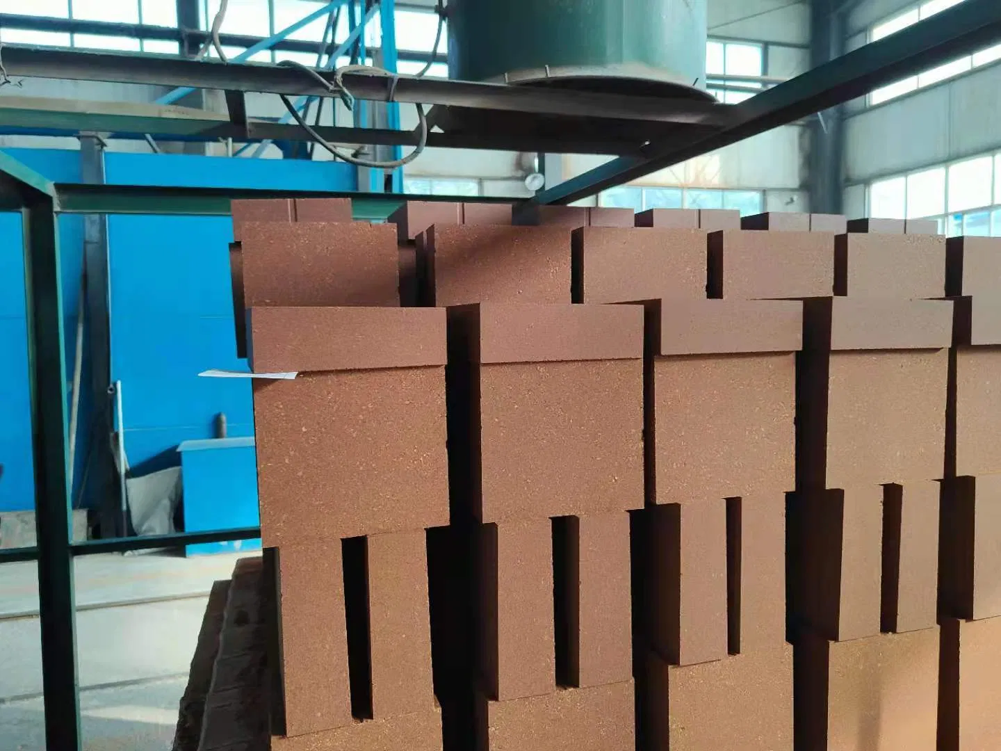 Магнезитовый кирпич Hercynite для цементных печей