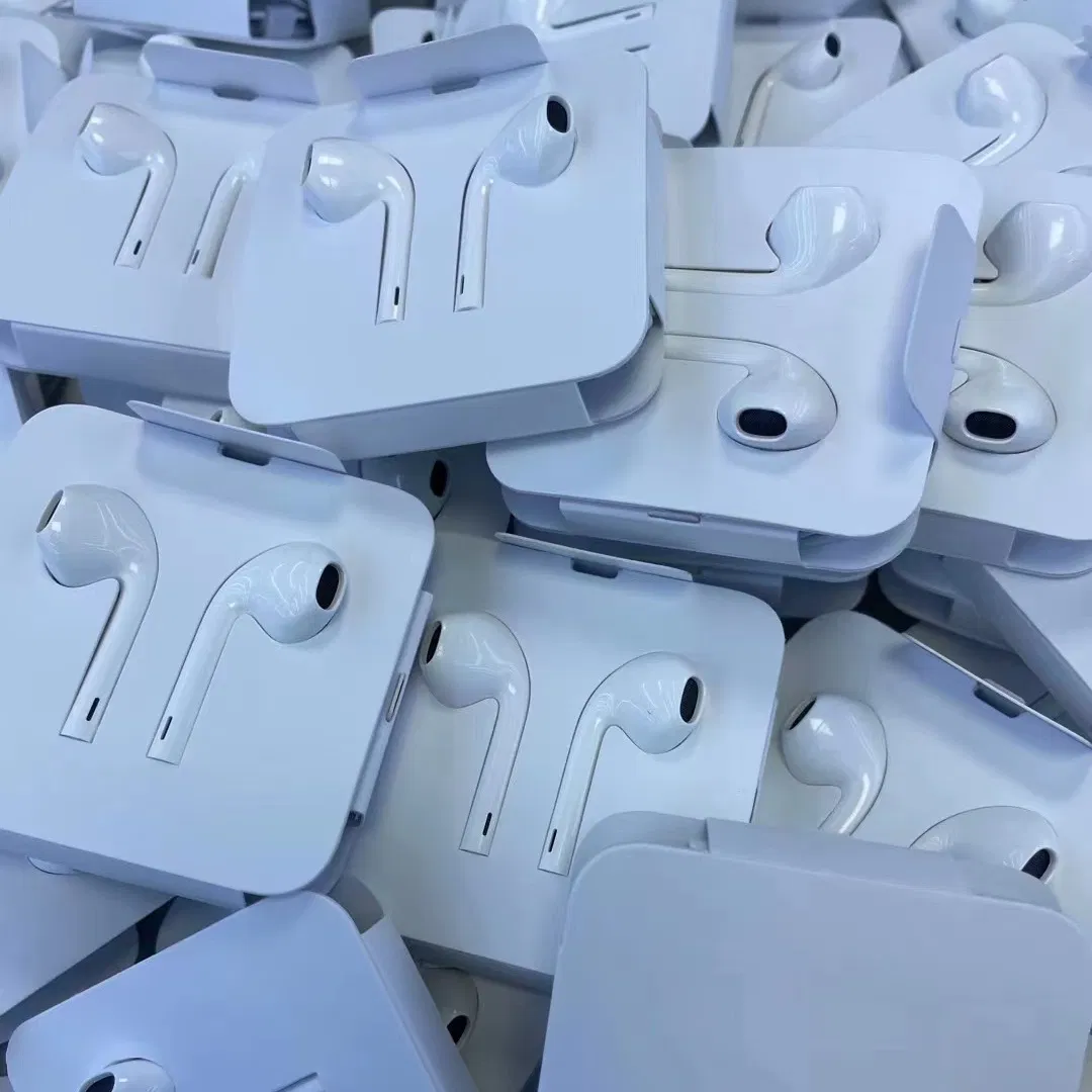 Наушники Apple EarPods с Lightning (A1748)