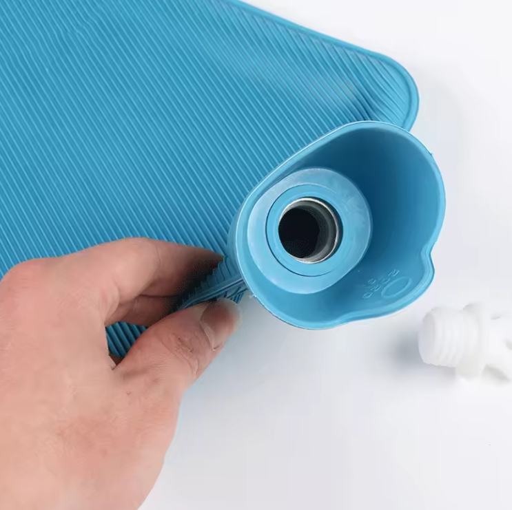 Wholesale 2L Hot Water Bottle with Rubber and Optional Cover for Warmth and Comfort