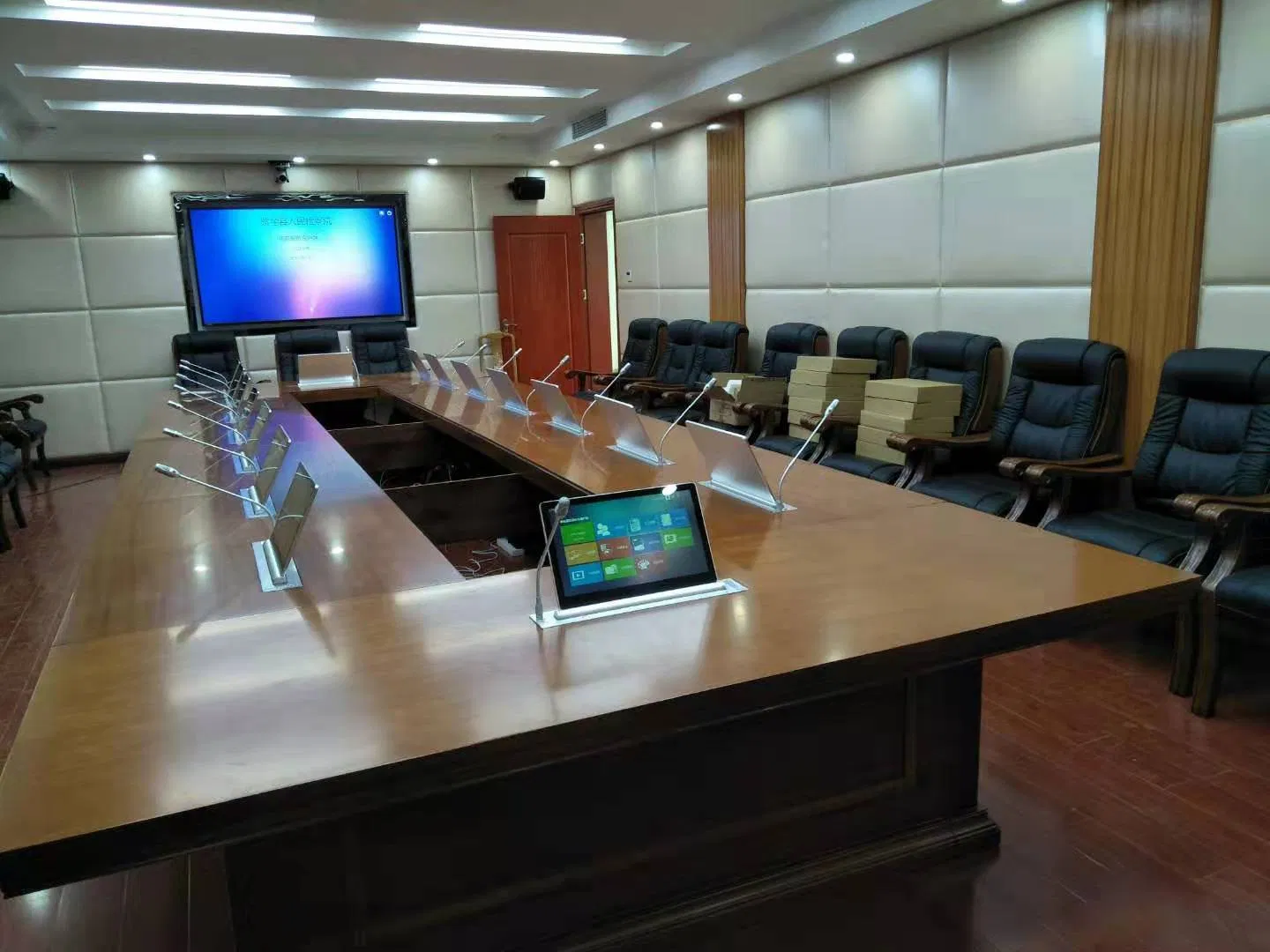 Video Room Screen Display System
