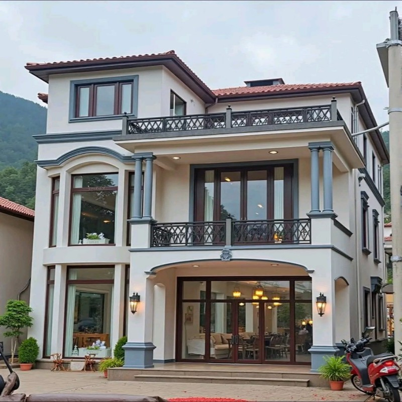 Family-Friendly Spacious Holiday House with Light Steel Design