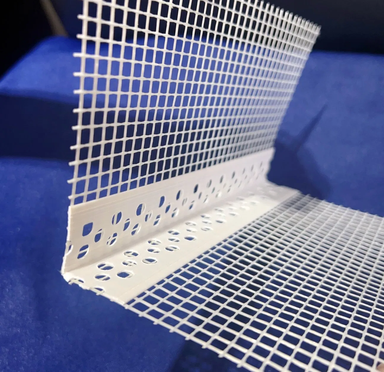 90 Degree Installing PVC Corner Bead with Fiberglass Mesh 2.5m Drywall High Quality Direct Factory
