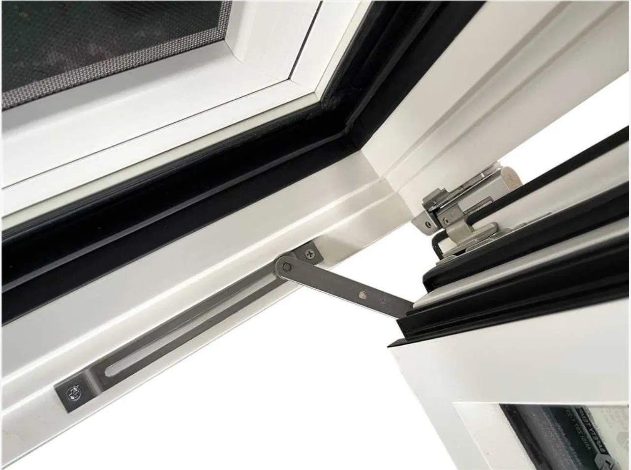 Penjoy Performance Series: Aluminum Wood Tilt & Turn Passive House Window