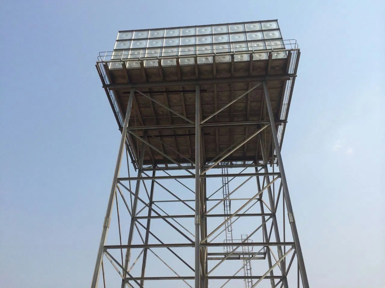 Hot Dipped Steel Structure Water Tank Tower (XGZBT-001)