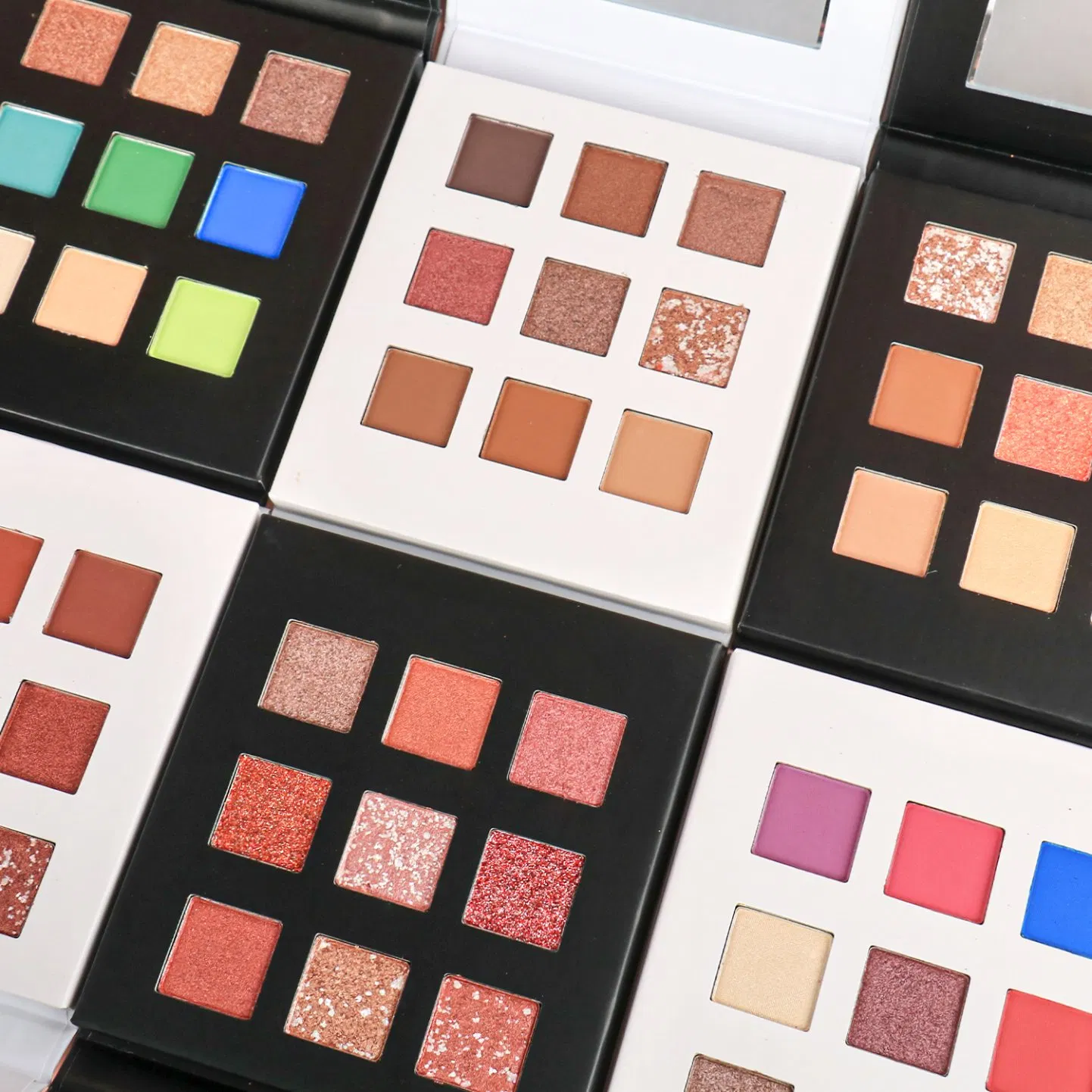 Factory Price Free Sample Wholesale High Quality Eyeshadow Palette Cosmetics